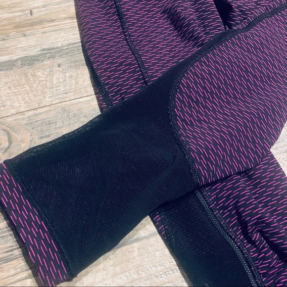 Lululemon Capri size 2! - Picture 2 of 7